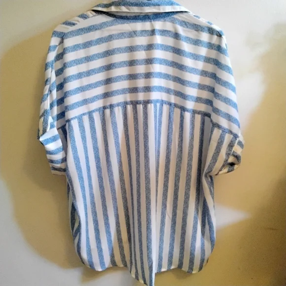 Women's Striped Blouse nwot - Picture 2 of 4